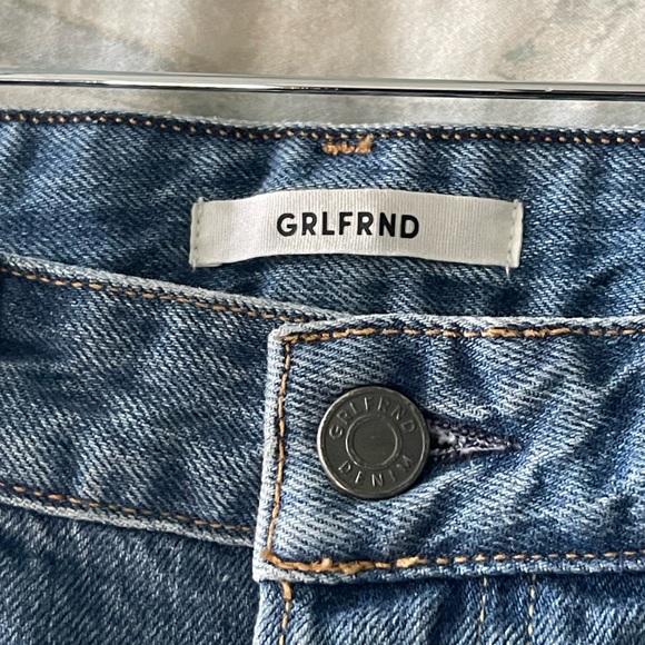GRLFRND Poppy in Good Luck Charm Medium Blue Wash Denim Jean Short High Rise 29 - Picture 4 of 10